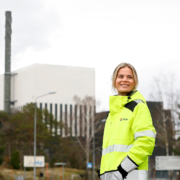 Thilda Similä är först ut i Stadsmagasinets serie om kvinnor i industrin. Hon jobbar på företaget Nuvia och är just nu inhyrd på OKG som mät- och avfallstekniker.